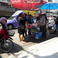 บรรยากาศ สมชายผลไม้สด