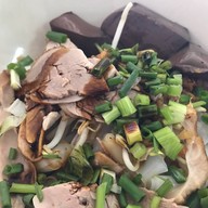 เมนูของร้าน ก๋วยเตี๋ยวเป็ด ดินแดง