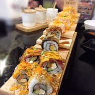 สั่งมาหลายอย่าง เลยจัดมาให้ เรียงชั้นสวยงาม