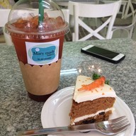 Mary Made Cafe - The Homemade Bakery