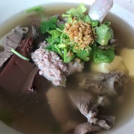 เมนูของร้าน ข้าวเลือดหมูตราด ตะเคียนคู่ จันทบุรี 2