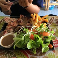 ตือโป๊ยก่าย สหายขายหมู ช่างเคี่ยน