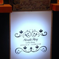 บรรยากาศ Mouth Moy Coffee Shop