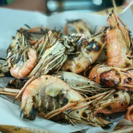 เมนูของร้าน ผ่องพรรณกุ้งเผา ตลาดกลางอยุธยา