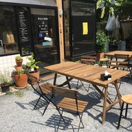 หน้าร้าน LILOU Cafe