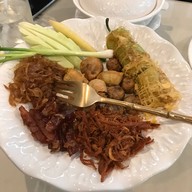 เมนูของร้าน สวนกุหลาบ ซอยอารีย์