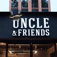 หน้าร้าน Uncle & Friends Rustic Cafe Oldtown