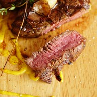 เมนูของร้าน 200 GRAMS Steak Bar