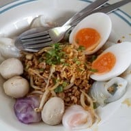 เมนูของร้าน ก๋วยเตี๋ยวปากหม้อ เรนโบว์