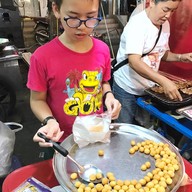 เมนูของร้าน ขนมเบื้องเจ้เจี๊ยบ ตลาดโต้รุ่งหัวหิน