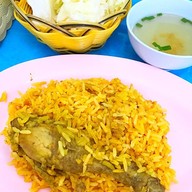 เมนูของร้าน ข้าวหมกไก่แม่เขียวท่าม้า