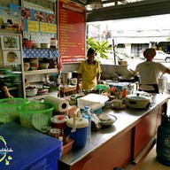 บรรยากาศ เกาเหลาเลือดหมูเยาวราช