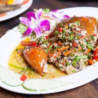 โรงเหล้าแสงจันทร์ สุวรรณภูมิ