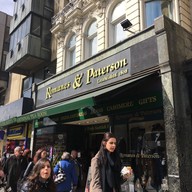 หน้าร้าน Romanes & Peterson Tea Room Edinburgh