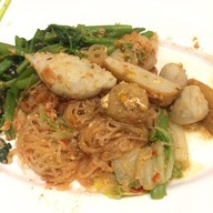 เจียงลูกชิ้นปลา Central ปิ่นเกล้า