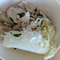 เมนูของร้าน ก๋วยเตี๋ยวไก่ลุงเลื่อน ต้นตำหรับ ห้วยขวาง ต้นตำหรับ