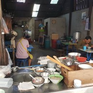 หน้าร้าน บะหมี่เฮียมัก (แปะฮุย) 100 ปี