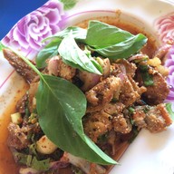 ส้มตำหน้าวัดเลาขวัญ