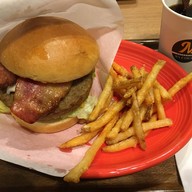 N's COURT CAFE & DINING