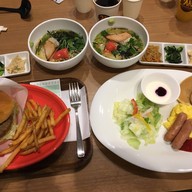 N's COURT CAFE & DINING
