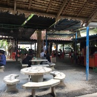 บรรยากาศ อ๋อยไก่ย่าง
