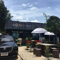 หน้าร้าน Good Times Coffee Beach