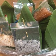 เมนูของร้าน ข้าวเหนียวมูน แม่ศรีนวล (อุทัยธานี)