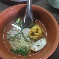 เมนูของร้าน ก๋วยเตี๋ยวโบราณเจ๊แหว๋ว