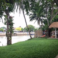 บ้านนารายณ์ (Ban Narai River Guesthouse)