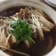เมนูของร้าน เสรีแต่เตี้ยม ตลาศาลเจ้า