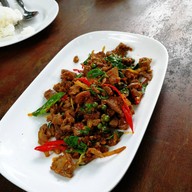เมนูของร้าน อาหารป่าปลาเขื่อน