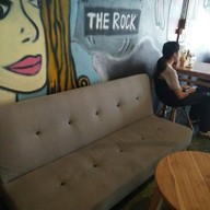 บรรยากาศ Norn Nung Len Cafe'&Hostel (นอนนั่งเล่น) เชียงราย