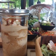 เมนูของร้าน Fernpresso Cafe ใกล้สนามบินเชียงใหม่