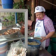 เมนูของร้าน ก๋วยจั๊บหมูกรอบเจ๊ฟ้า เจ้าเก่า