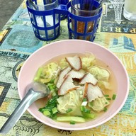 บะหมี่เกี๊ยวหมูแดง เฉลิมพระเกียรติ ร.9 ซอย 30
