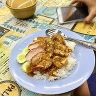 บะหมี่เกี๊ยวหมูแดง เฉลิมพระเกียรติ ร.9 ซอย 30