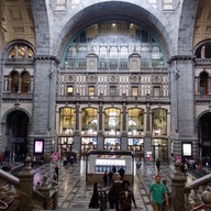Waffles& IJS Antwerp Train Station