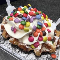 Waffles& IJS Antwerp Train Station