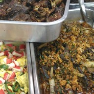 กรองทอง อาหารไทย-พื้นเมือง