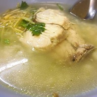 เมนูของร้าน ข้าวต้มปลา โจ๊กหมู สามแยกหมี