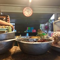 บรรยากาศ ลาภ 19 กับข้าวเมือง