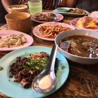 เมนูของร้าน ลาภ 19 กับข้าวเมือง