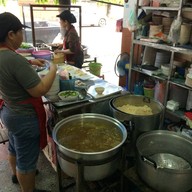 ข้าวมันไก่-หมูอบ ไหหลำ (สะพานเขลางค์)