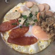 เมนูของร้าน นายเก่งไข่กะทะ อร่อยทะลุจักรวาล ไนท์บาร์ซาร์