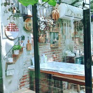 บรรยากาศ VT แหนมเนือง หลัง มข. The Red Roof