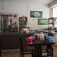 บรรยากาศ ก๋วยเตี๋ยวนกน้อย เย็นตาโฟช้างเผือก