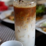 กำแพงแก้ว บาย เชฟตูตู