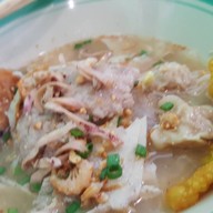เจ๊เอื้อง ก๋วยเตี๋ยวหมูบ้านบึง