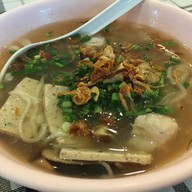 เมนูของร้าน คุณแดงก๋วยจั๊บญวน วังหลัง