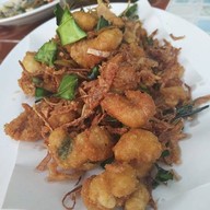 สวนอาหารเขื่อนแม่สรวย